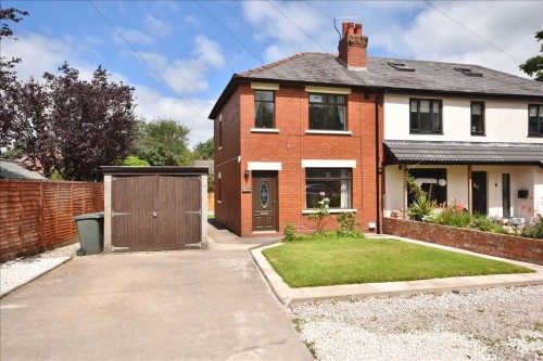 Arrange a viewing for Glencoe, Preston Road, Clayton-Le-Woods, Chorley